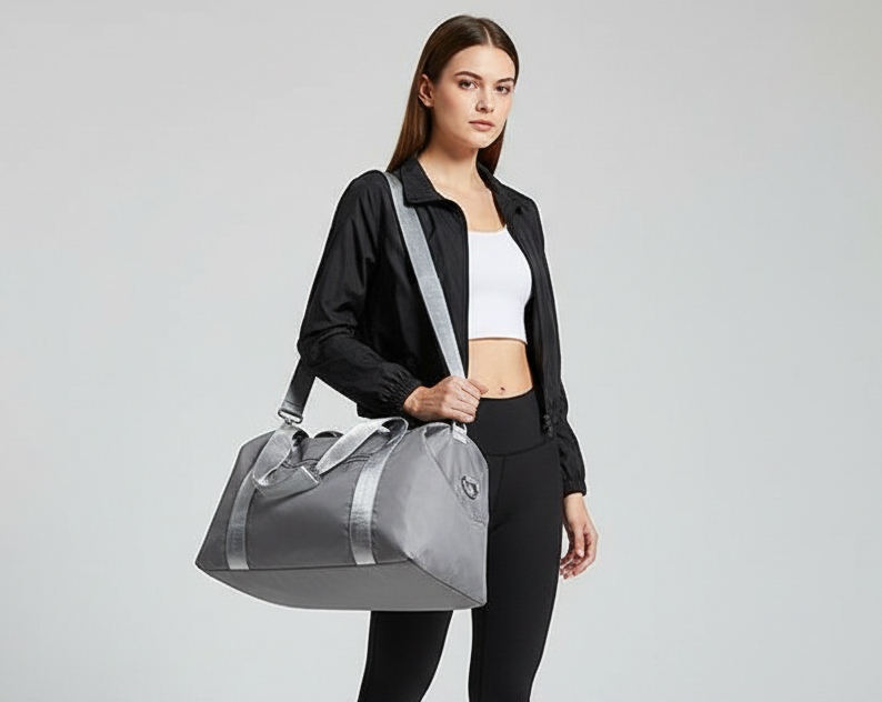 Voyager Noir Weekender